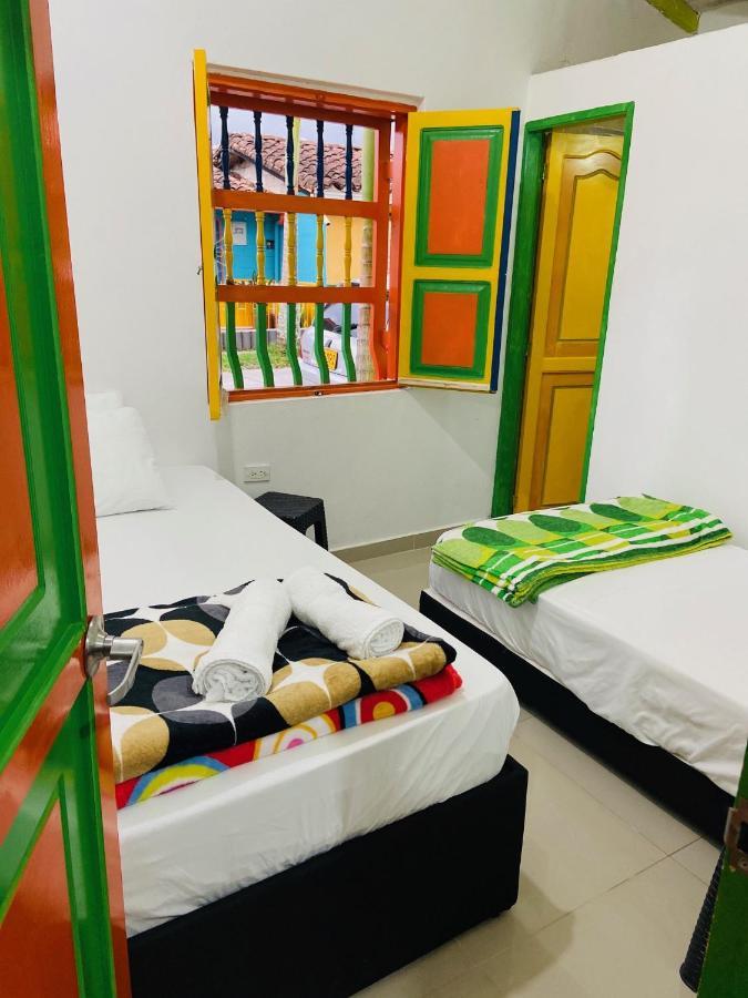 Casa Hostal Las Palmeras Guatape Bagian luar foto